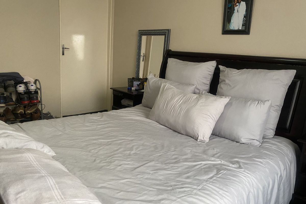 Apartment For Sale in South Crest - Photo 5