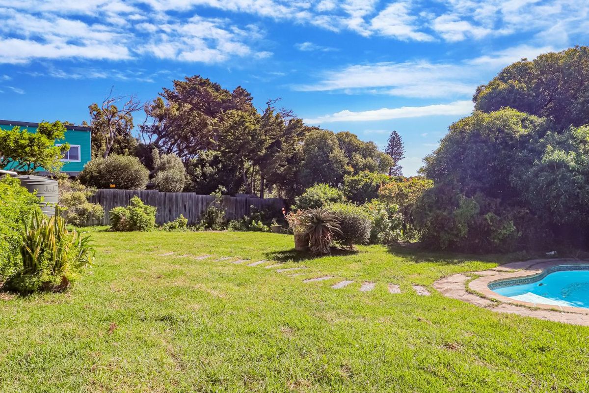 House For Sale in Capri - Photo 2