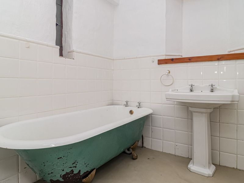 House For Sale in Capri - Photo 3