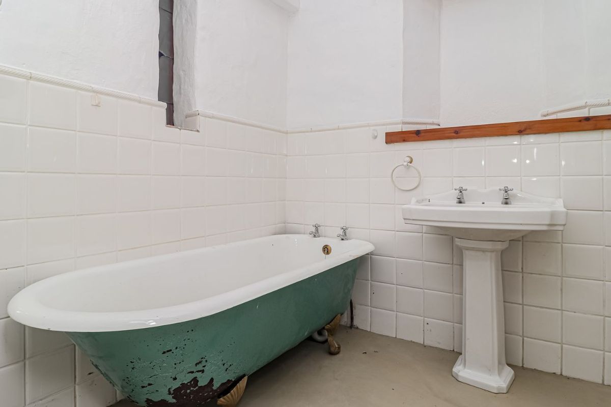 House For Sale in Capri - Photo 3