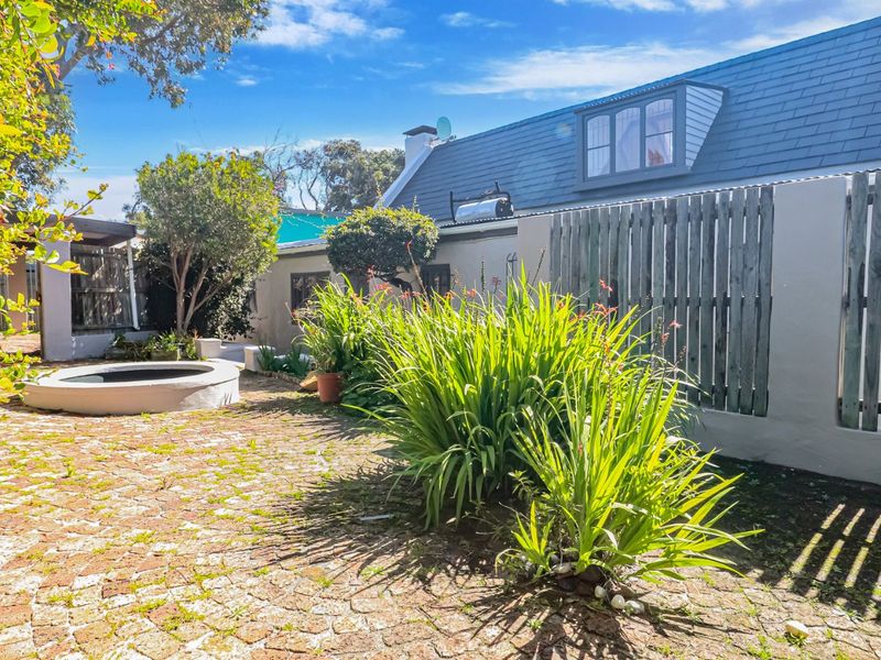 House For Sale in Capri - Photo 4