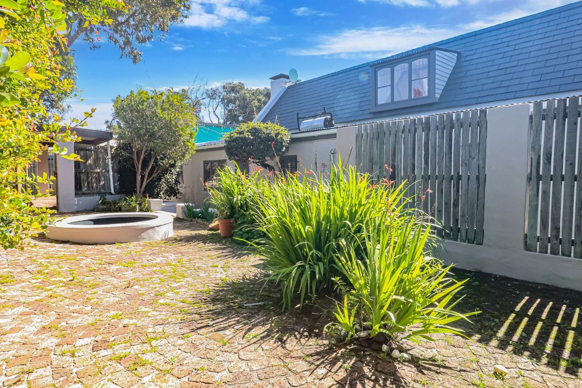 House For Sale in Capri - Photo 4