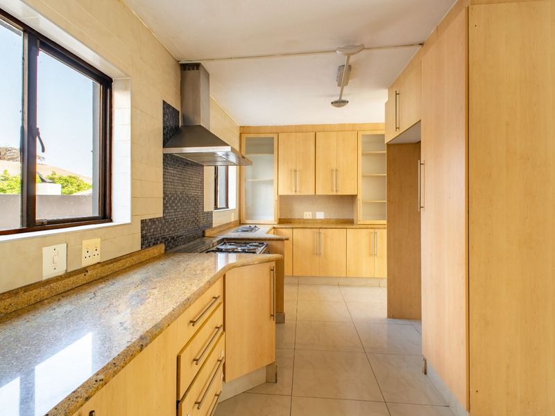 House For Sale in Craigavon - Photo 3