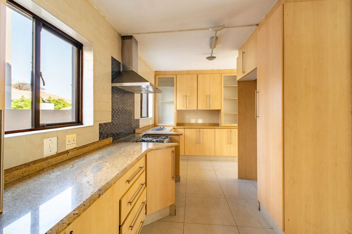 House For Sale in Craigavon - Photo 3