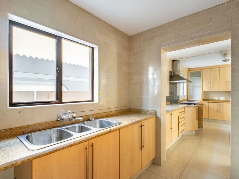 House For Sale in Craigavon - Photo 4