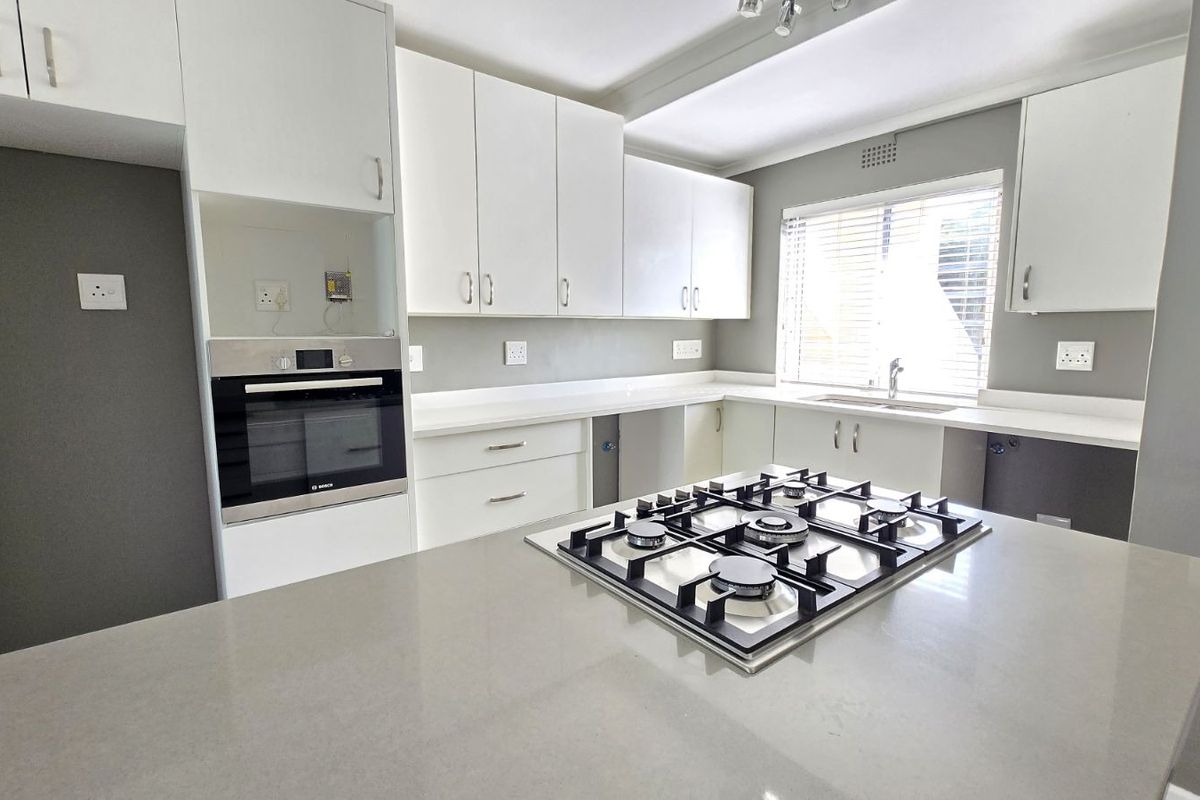 Apartment For Sale in Cayman Beach - Photo 4