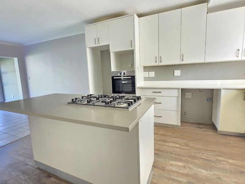 Apartment For Sale in Cayman Beach - Photo 6