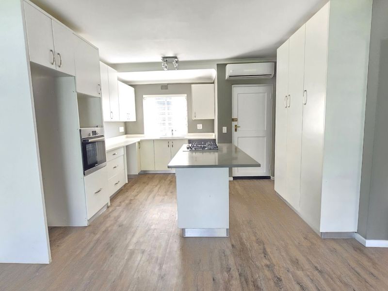 Apartment For Sale in Cayman Beach - Photo 2