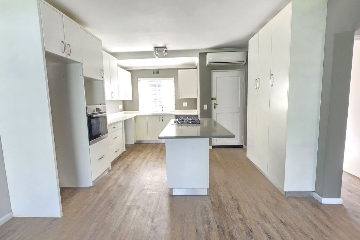 Apartment For Sale in Cayman Beach - Photo 2