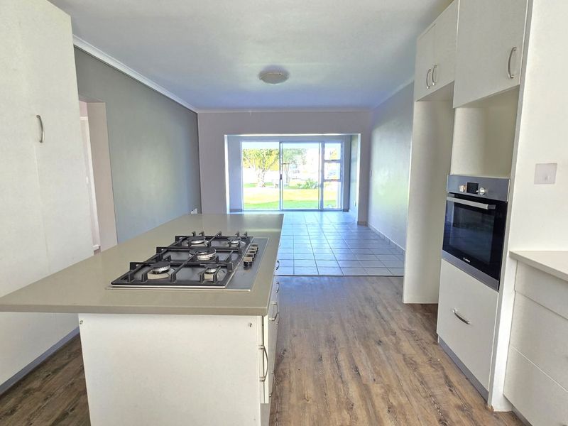 Apartment For Sale in Cayman Beach - Photo 5