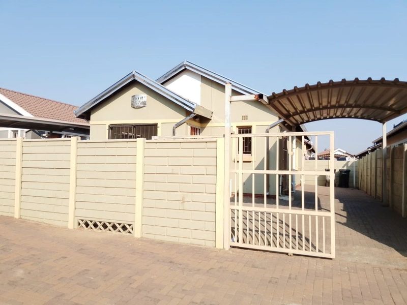 House To Rent in Leopard's Rest Security Estate - Photo 1