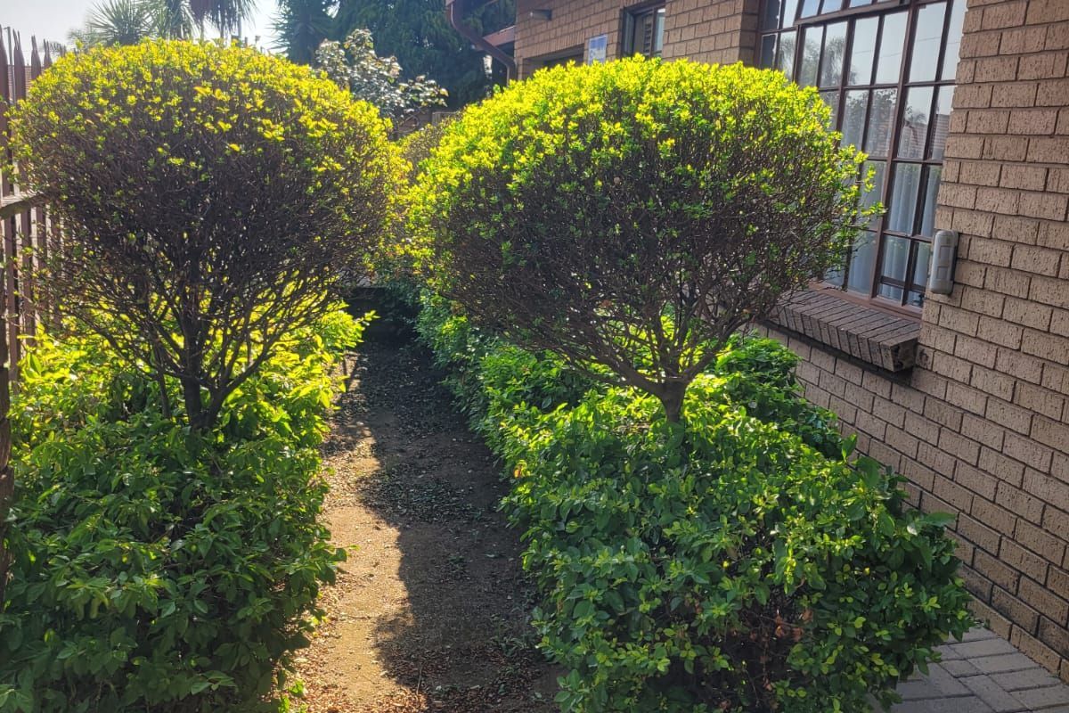 Townhouse For Sale in Reyno Ridge - Photo 2