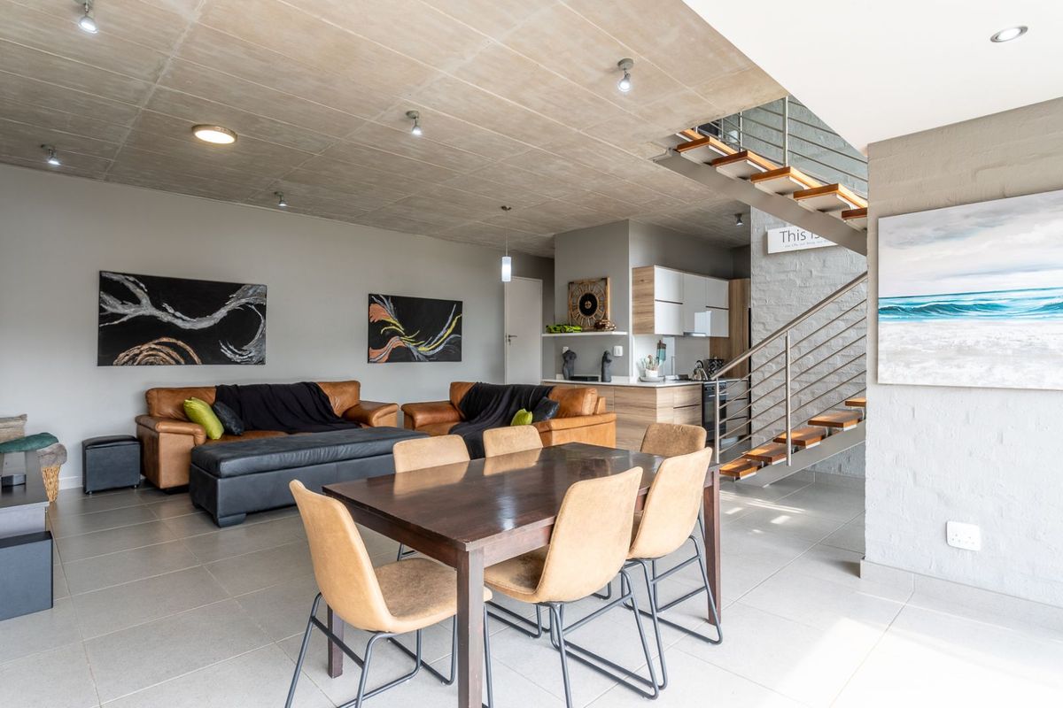 Townhouse For Sale in The Hills Game Reserve Estate - Photo 4