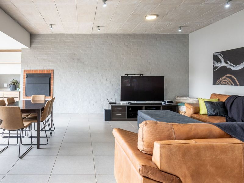 Townhouse For Sale in The Hills Game Reserve Estate - Photo 9