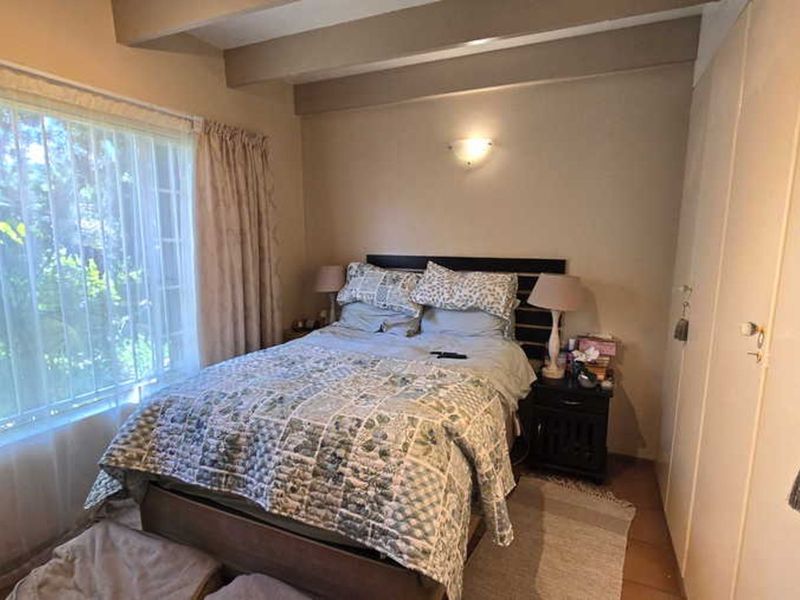 Townhouse For Sale in Garsfontein - Photo 9