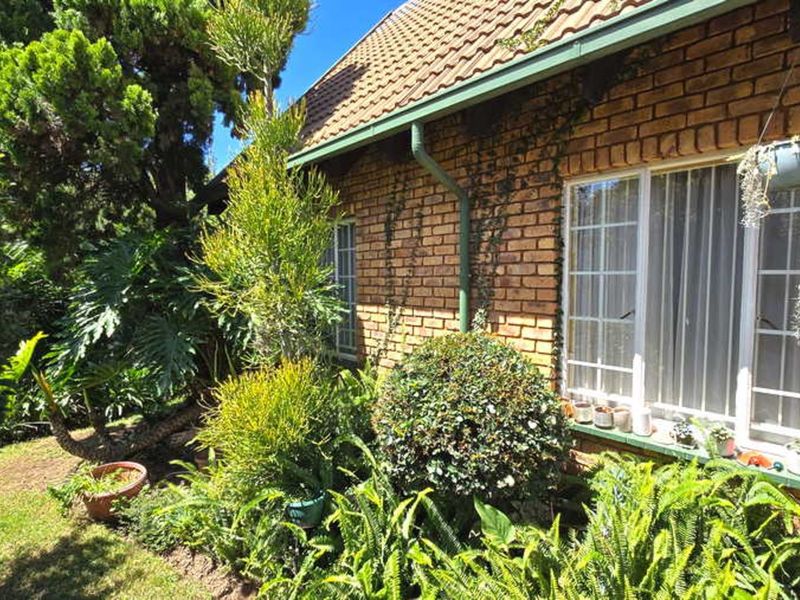 Townhouse For Sale in Garsfontein - Photo 5