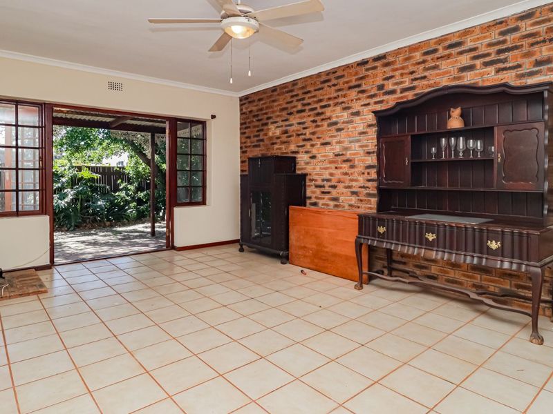 House For Sale in Capri - Photo 2