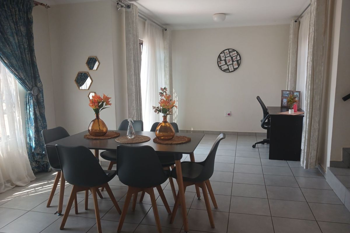 Townhouse For Sale in Chantelle - Photo 4