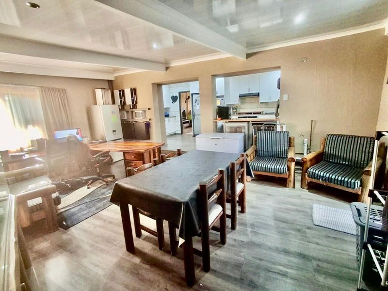 House For Sale in Secunda Central - Photo 6