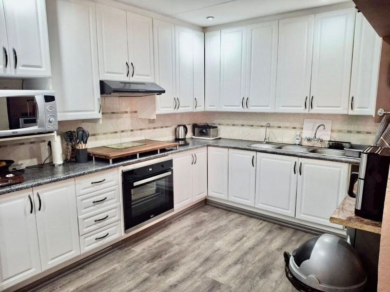 House For Sale in Secunda Central - Photo 8