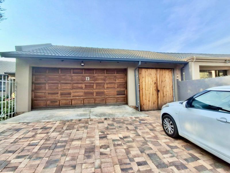 House For Sale in Secunda Central - Photo 2