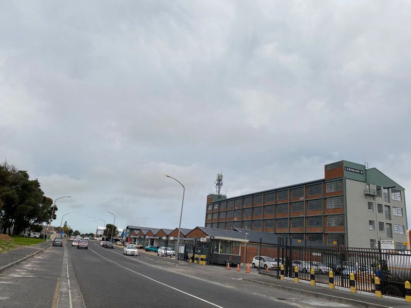 Industrial To Rent in Diep River - Photo 9