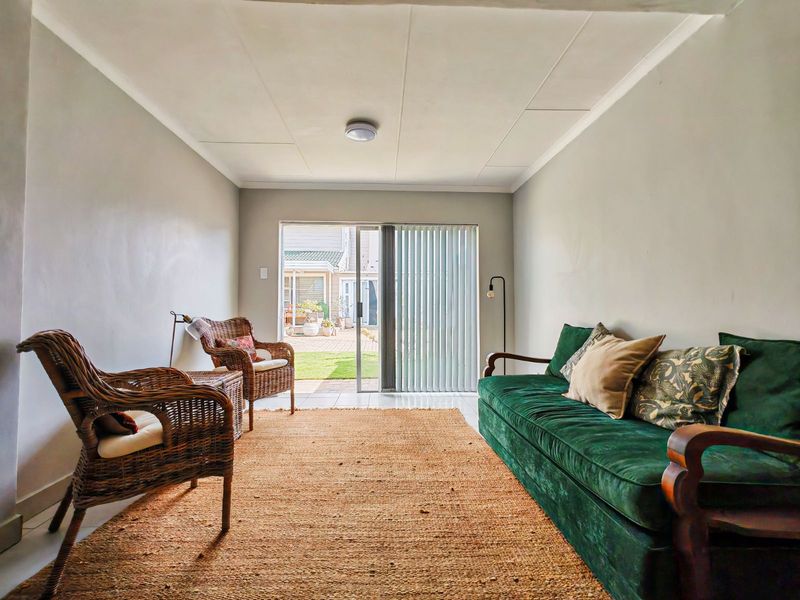 Townhouse For Sale in Hartenbos Central - Photo 2
