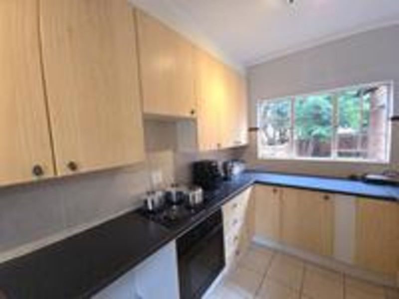 Townhouse For Sale in Equestria - Photo 9