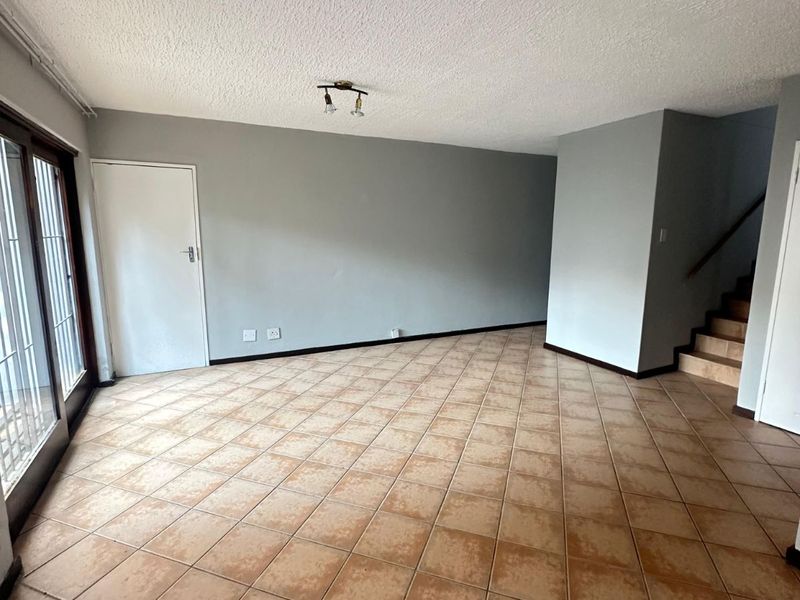 Townhouse For Sale in Moreleta Park - Photo 2