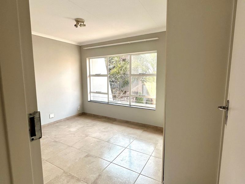 Townhouse For Sale in Moreleta Park - Photo 10