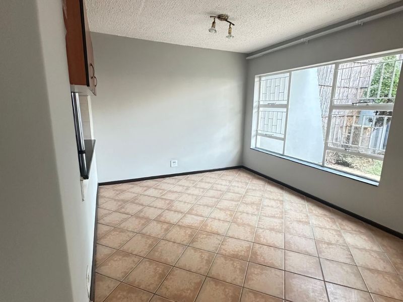 Townhouse For Sale in Moreleta Park - Photo 4