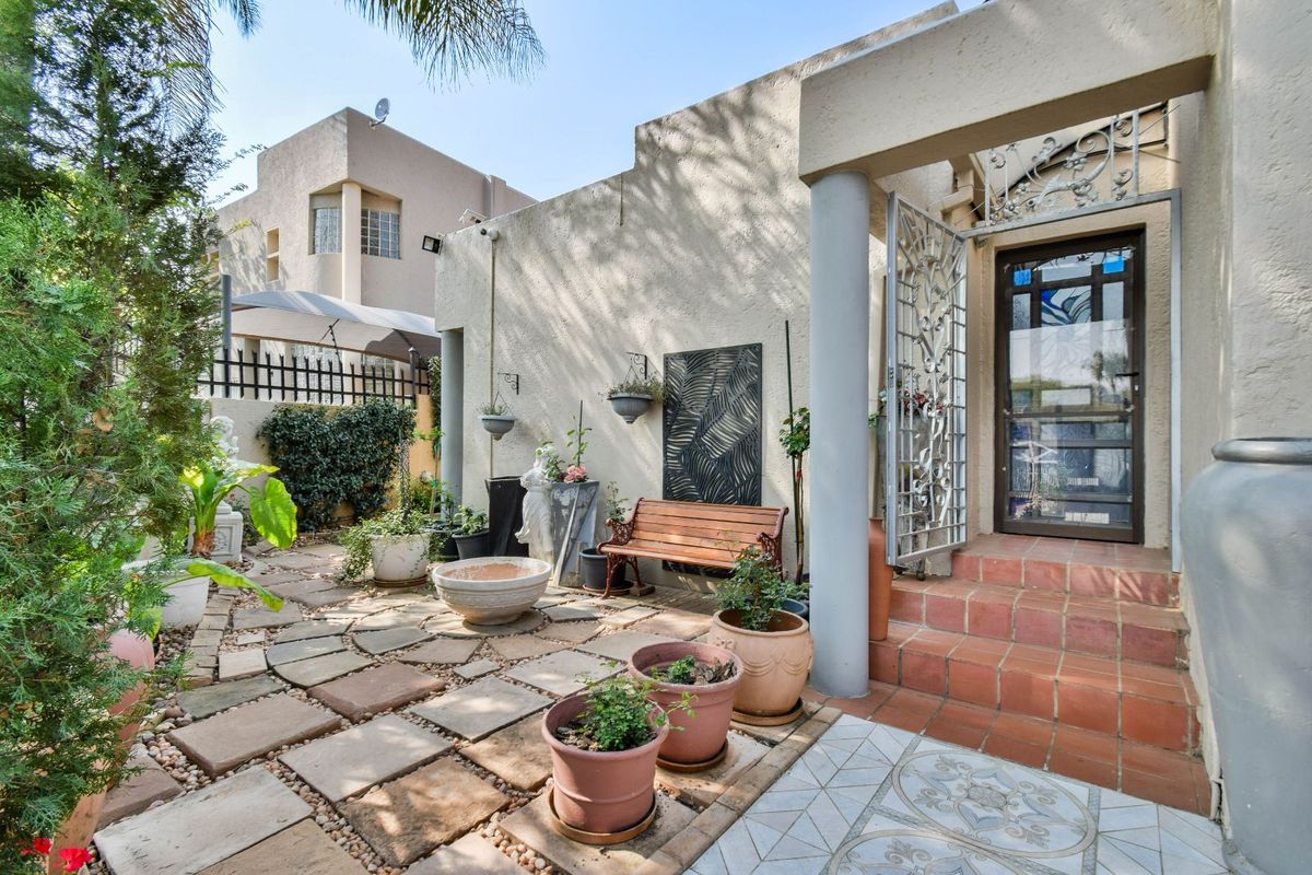 House For Sale in Garsfontein - Photo 3