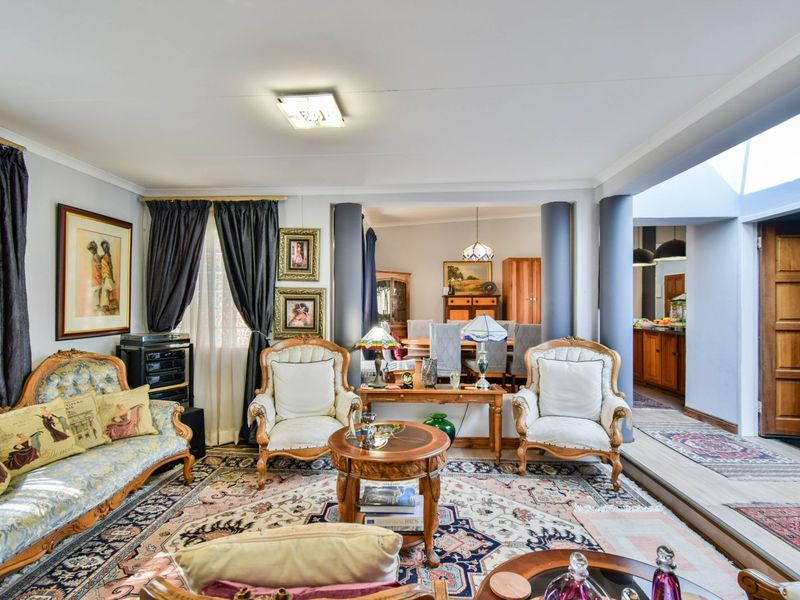 House For Sale in Garsfontein - Photo 6