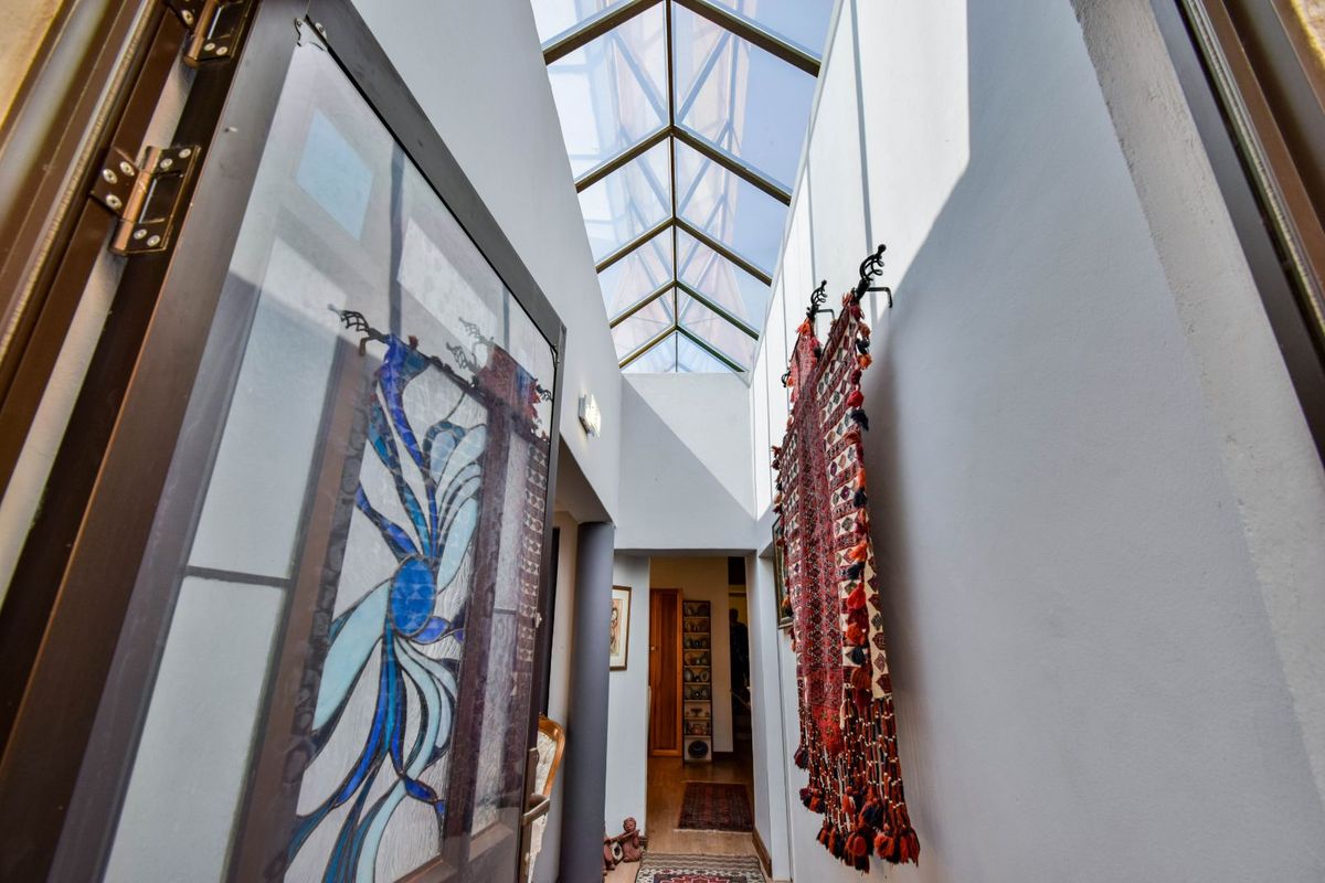 House For Sale in Garsfontein - Photo 4