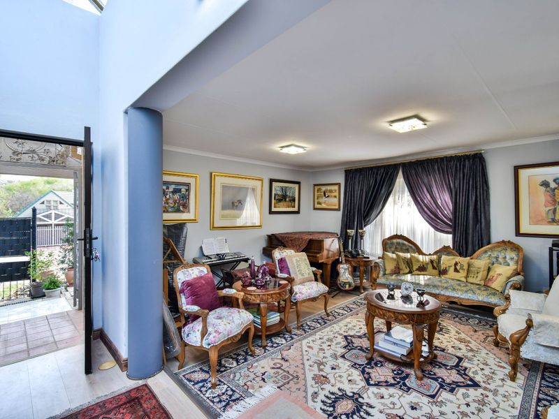 House For Sale in Garsfontein - Photo 7