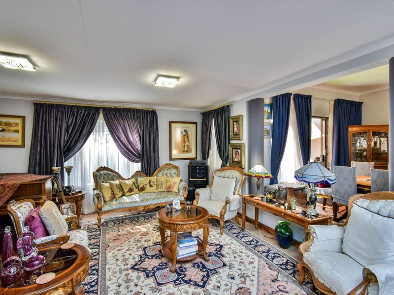 House For Sale in Garsfontein - Photo 5