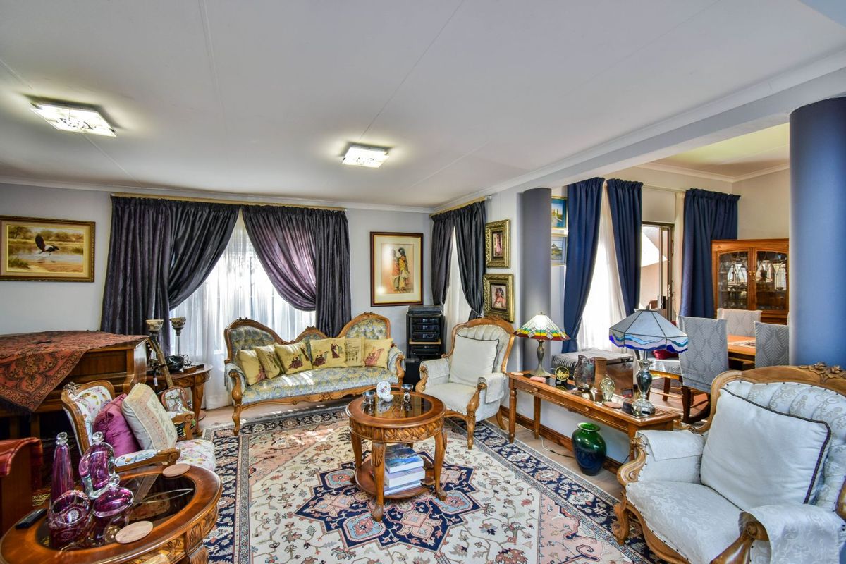 House For Sale in Garsfontein - Photo 5