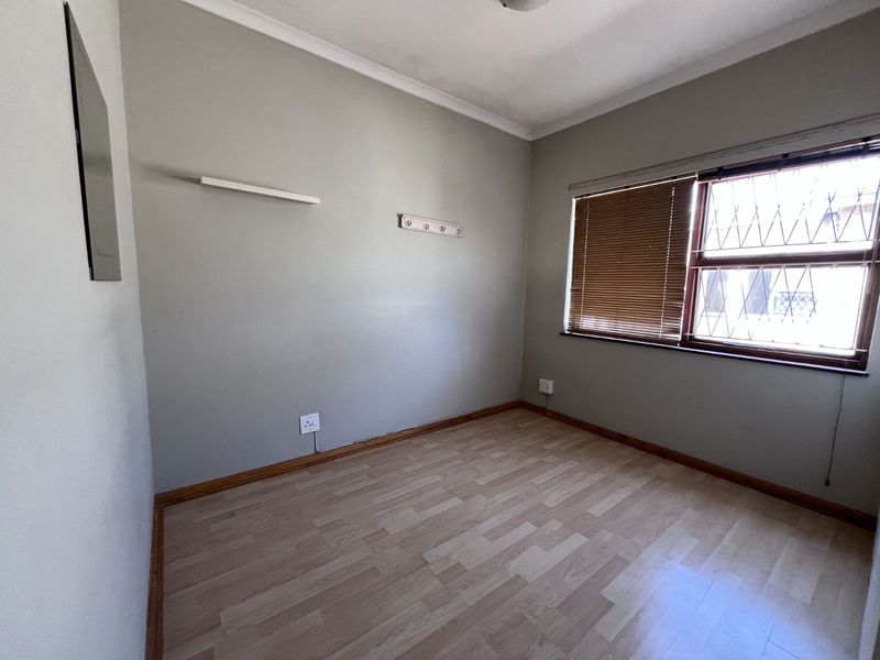 Townhouse For Sale in Westering - Photo 10