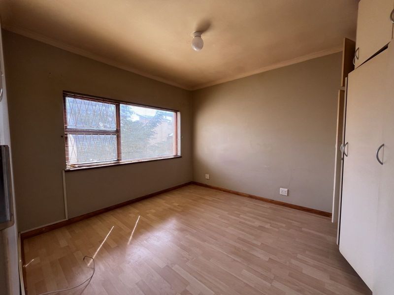 Townhouse For Sale in Westering - Photo 9