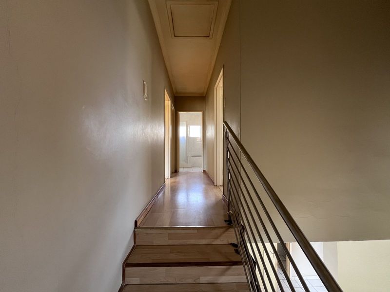 Townhouse For Sale in Westering - Photo 8