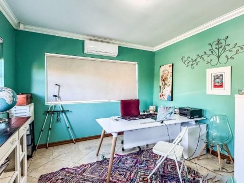 House For Sale in Roylglen Gardens - Photo 10