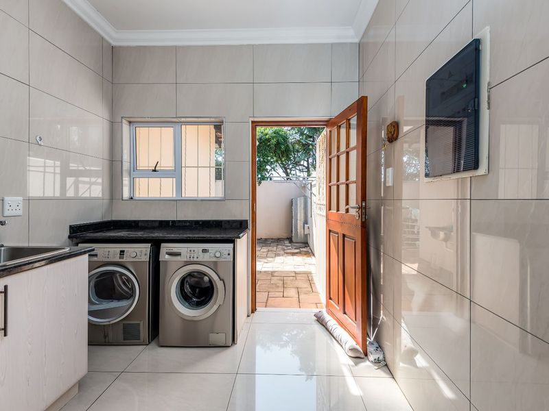 House For Sale in Umtentweni - Photo 9