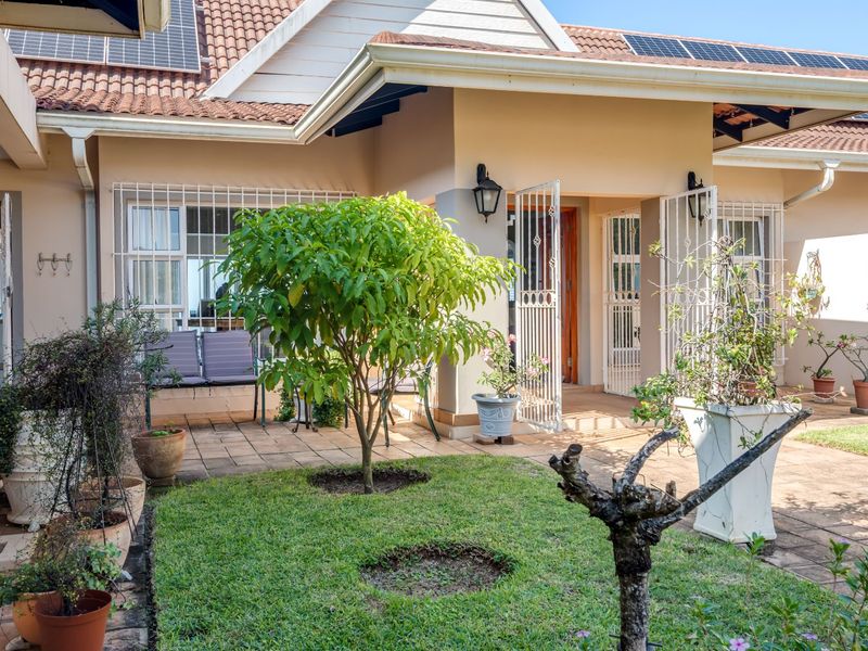 House For Sale in Umtentweni - Photo 2