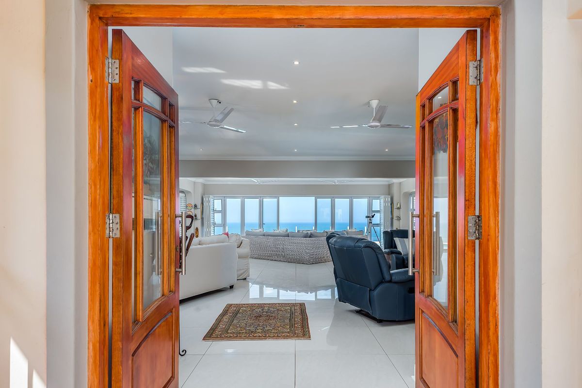 House For Sale in Umtentweni - Photo 4