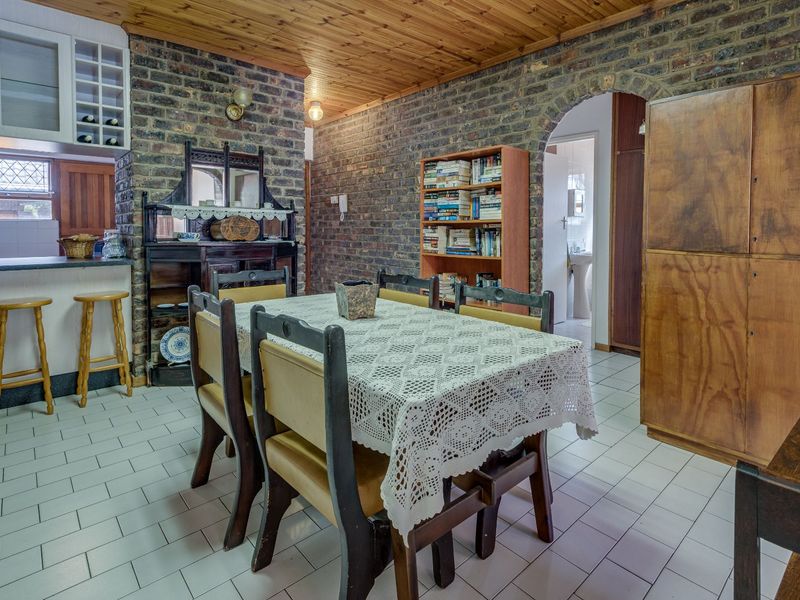 Townhouse For Sale in Cotswold - Photo 8