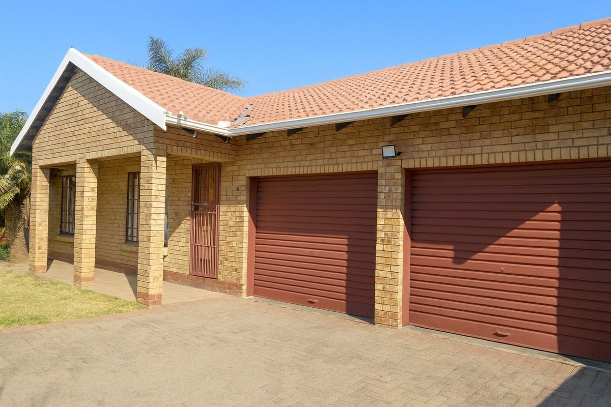 Townhouse For Sale in Reyno Ridge - Photo 2