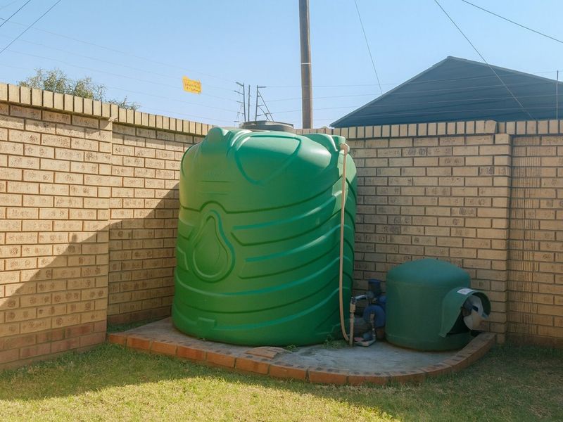 Townhouse For Sale in Reyno Ridge - Photo 3