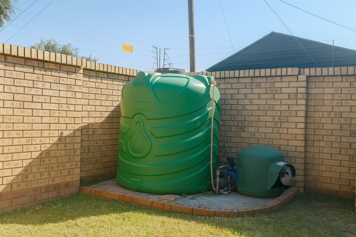 Townhouse For Sale in Reyno Ridge - Photo 3