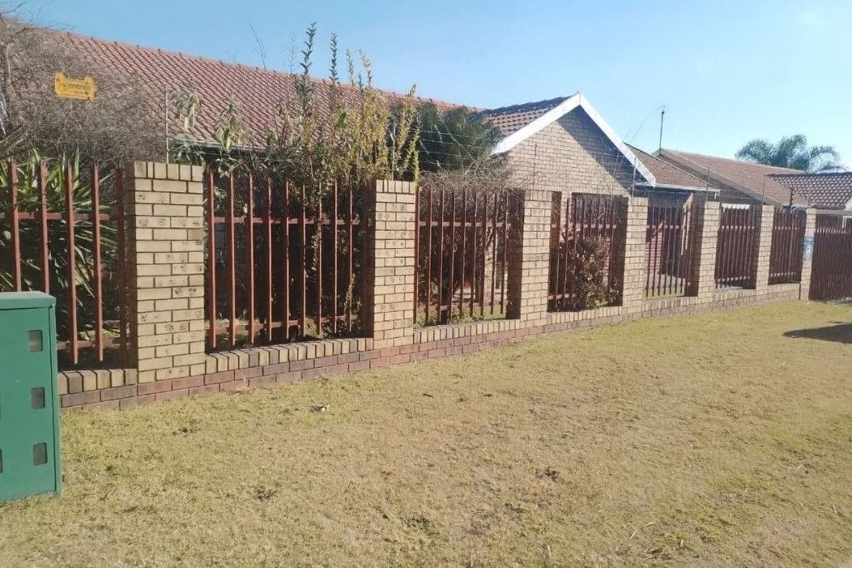 Townhouse For Sale in Reyno Ridge - Photo 4