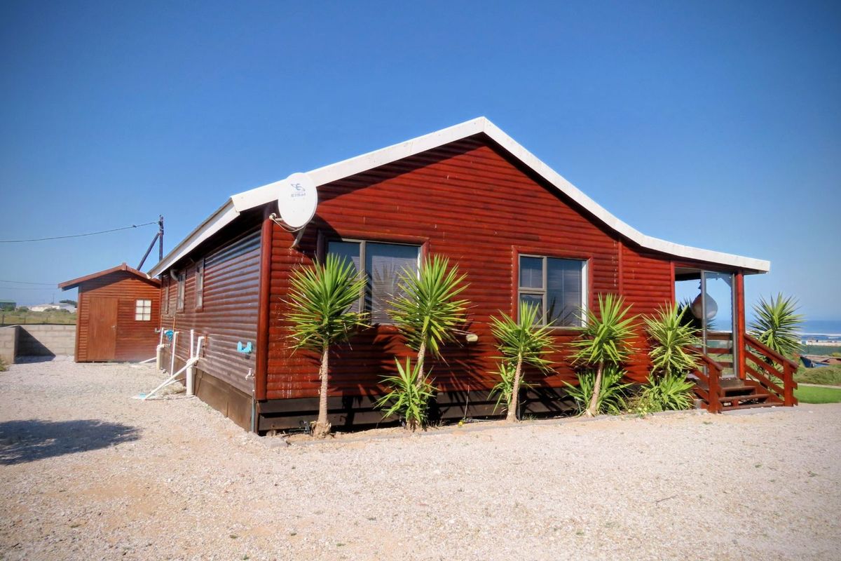 House For Sale in Hondeklip Bay - Photo 2